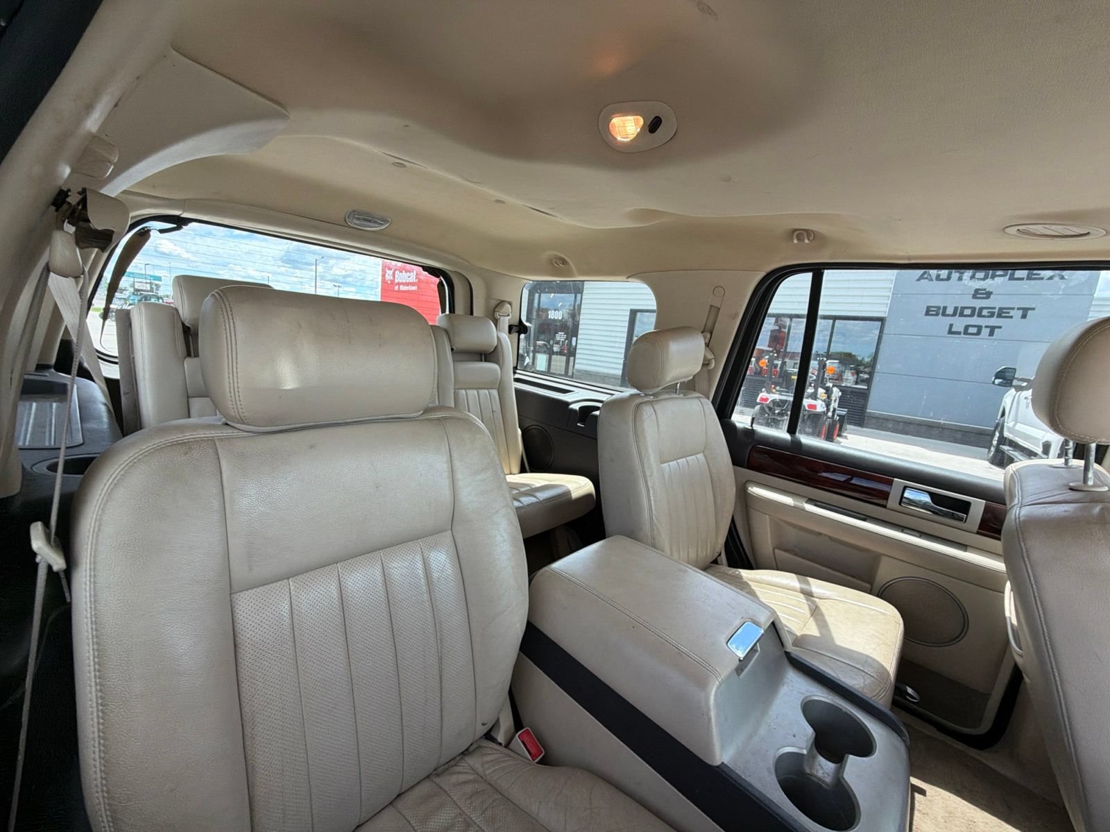 Used 2003 Lincoln Navigator Luxury AWD/4WD image 11