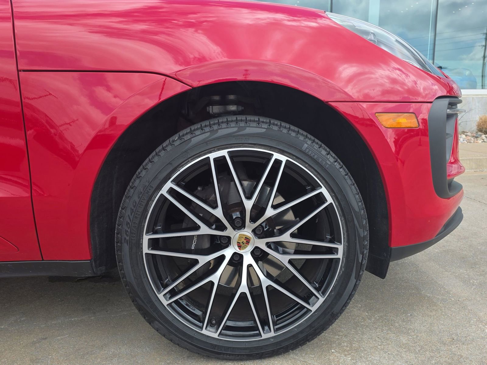 Certified 2022 Porsche Macan image 11