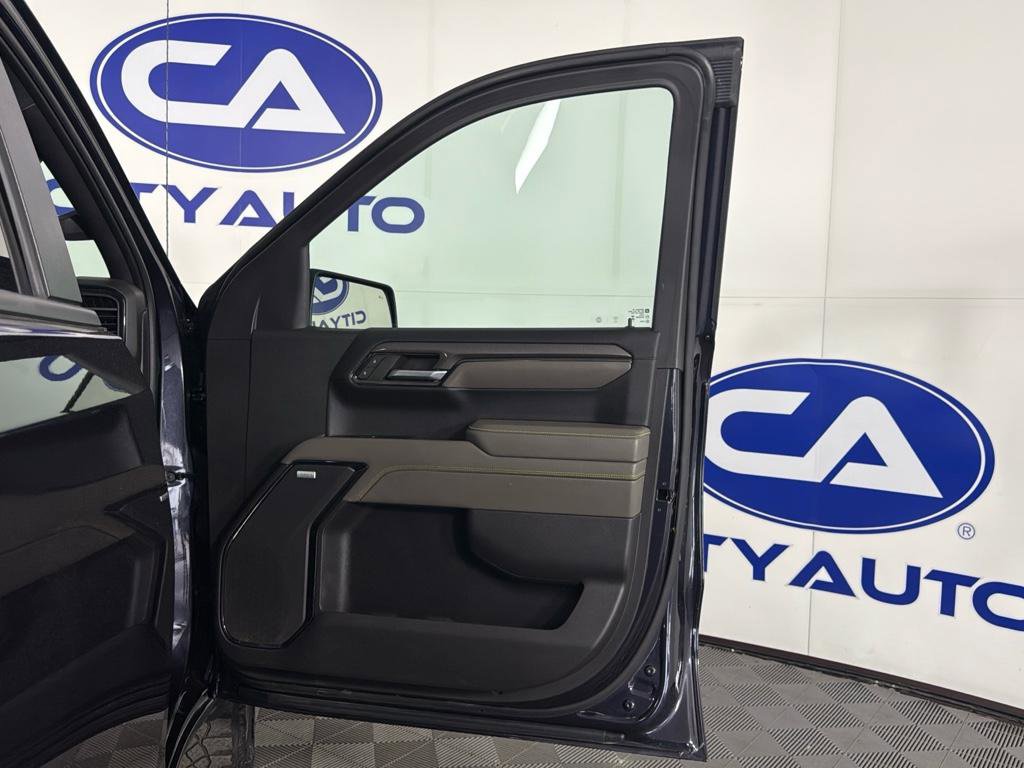 Used 2024 Chevrolet Silverado 1500 ZR2 image 14