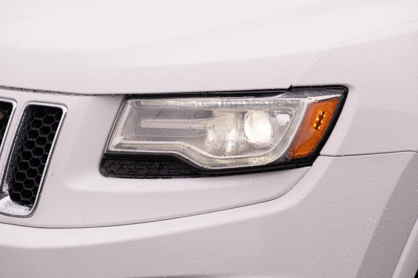 Used 2014 Jeep Grand Cherokee Overland w/ Mopar Chrome Edition Group image 24