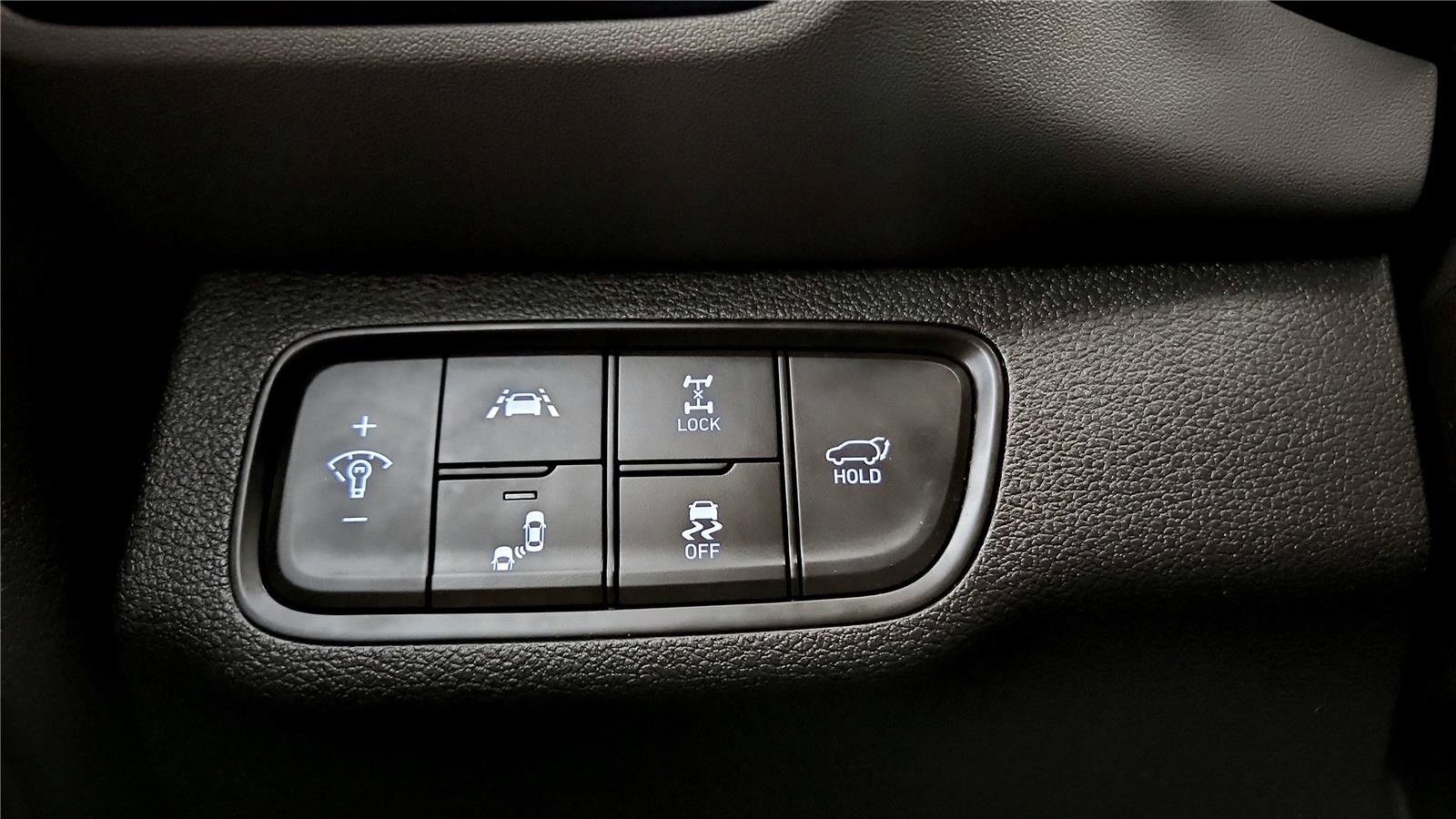 Used 2020 Hyundai Santa Fe SEL w/ Convenience + Premium Package image 32