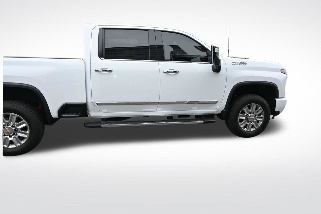 Used 2024 Chevrolet Silverado 2500 High Country w/ High Country Premium Package AWD/4WD image 40