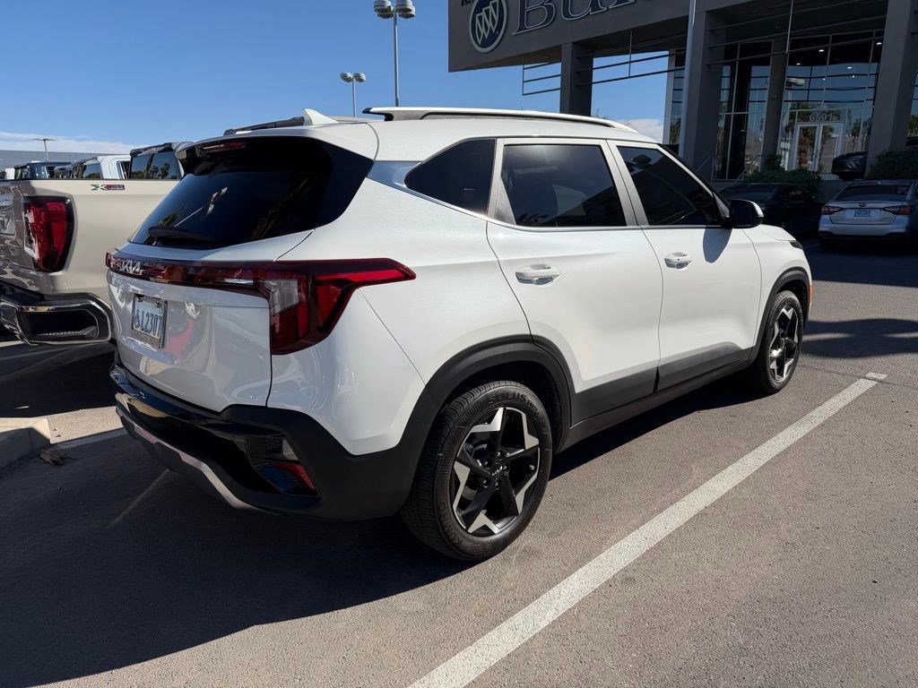 Used 2025 Kia Seltos EX w/ EX Sunroof Package image 3