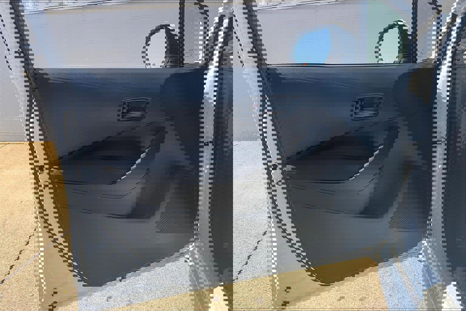 Used 2025 Toyota Corolla LE image 27