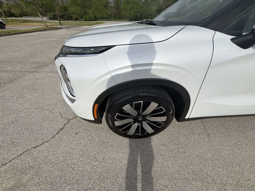 New 2026 Mitsubishi Outlander SE AWD/4WD image 10