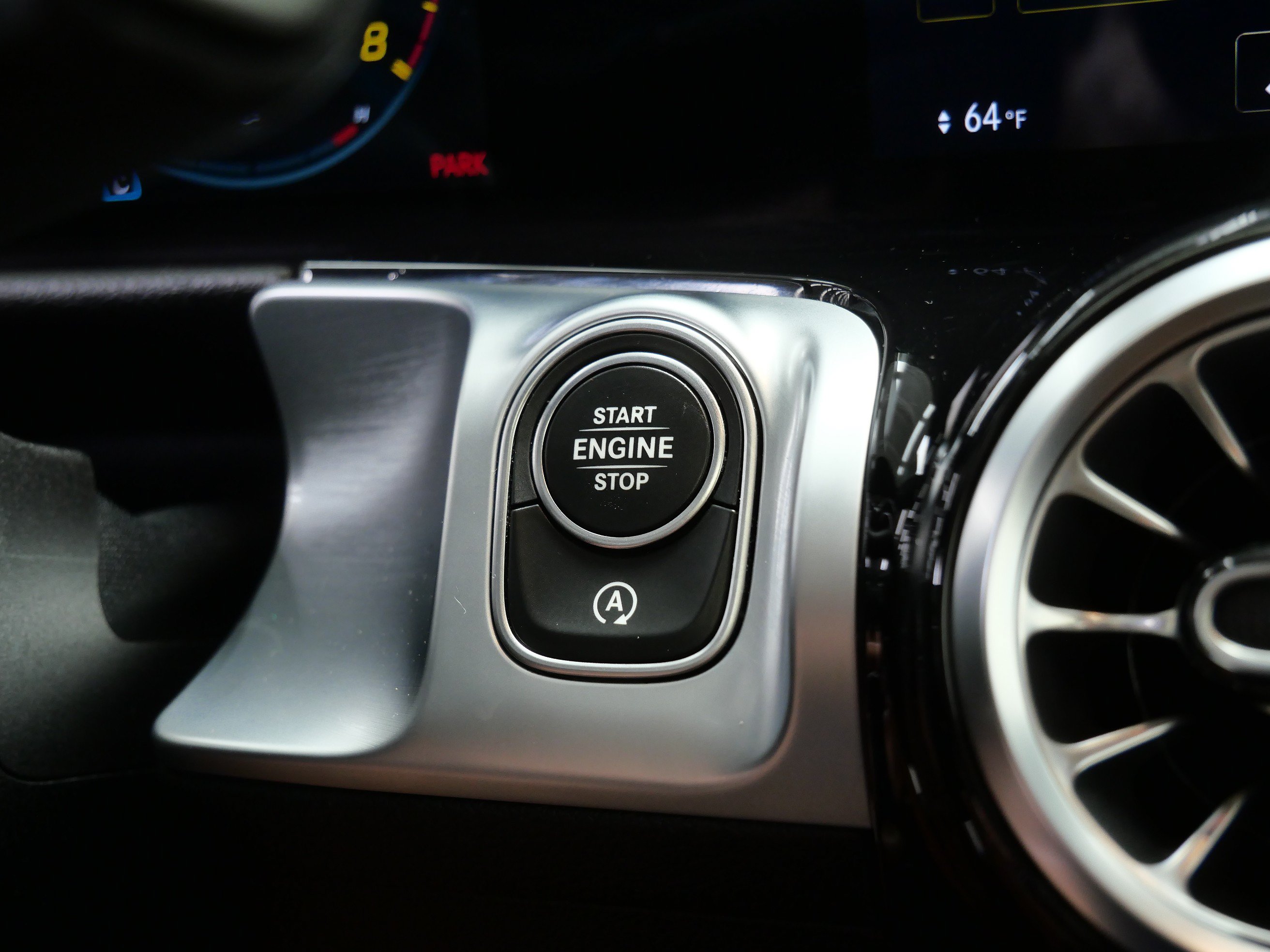 Certified 2022 Mercedes-Benz GLB 35 AMG 4MATIC image 32