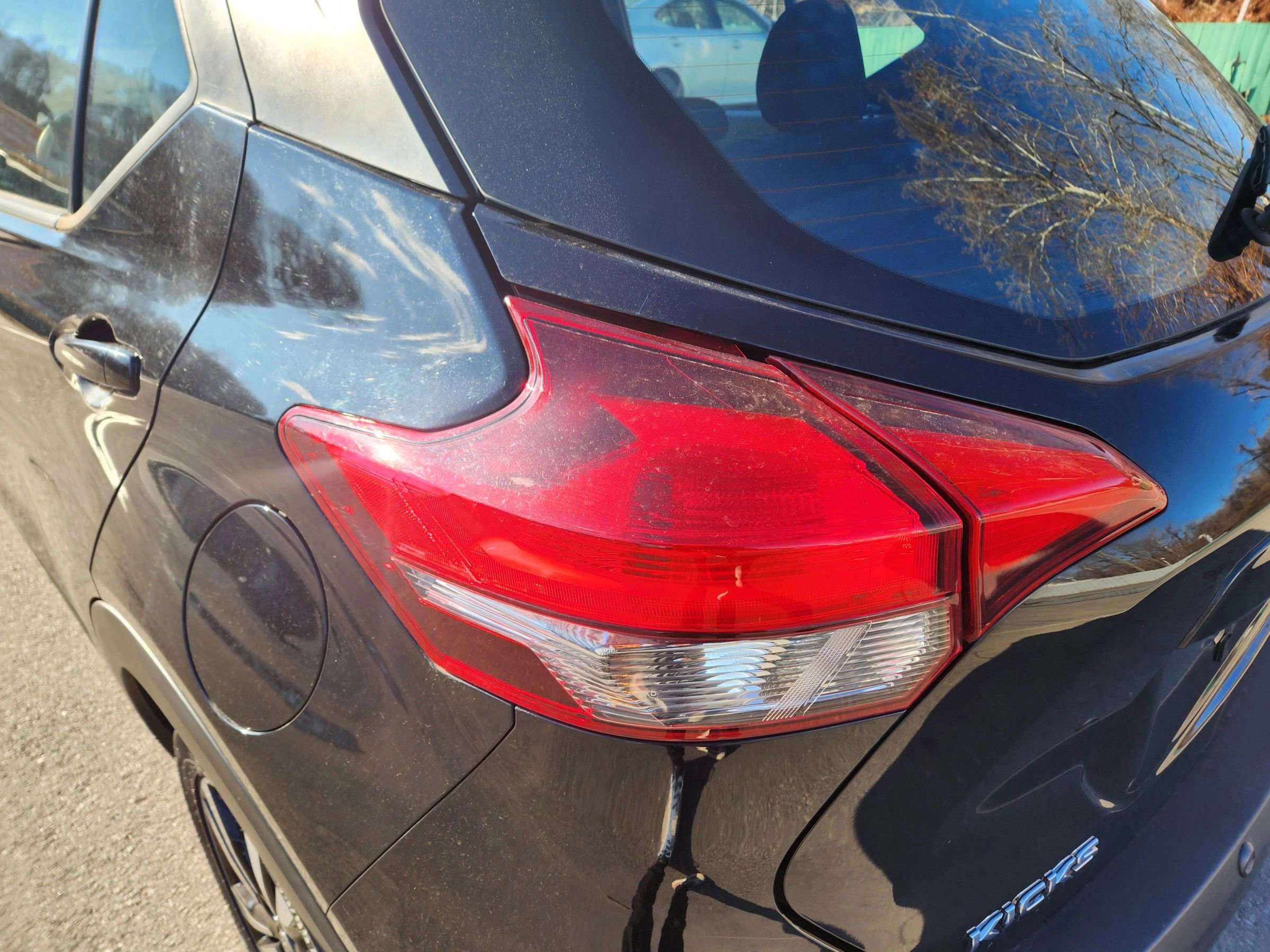 Used 2020 Nissan Kicks SV image 11