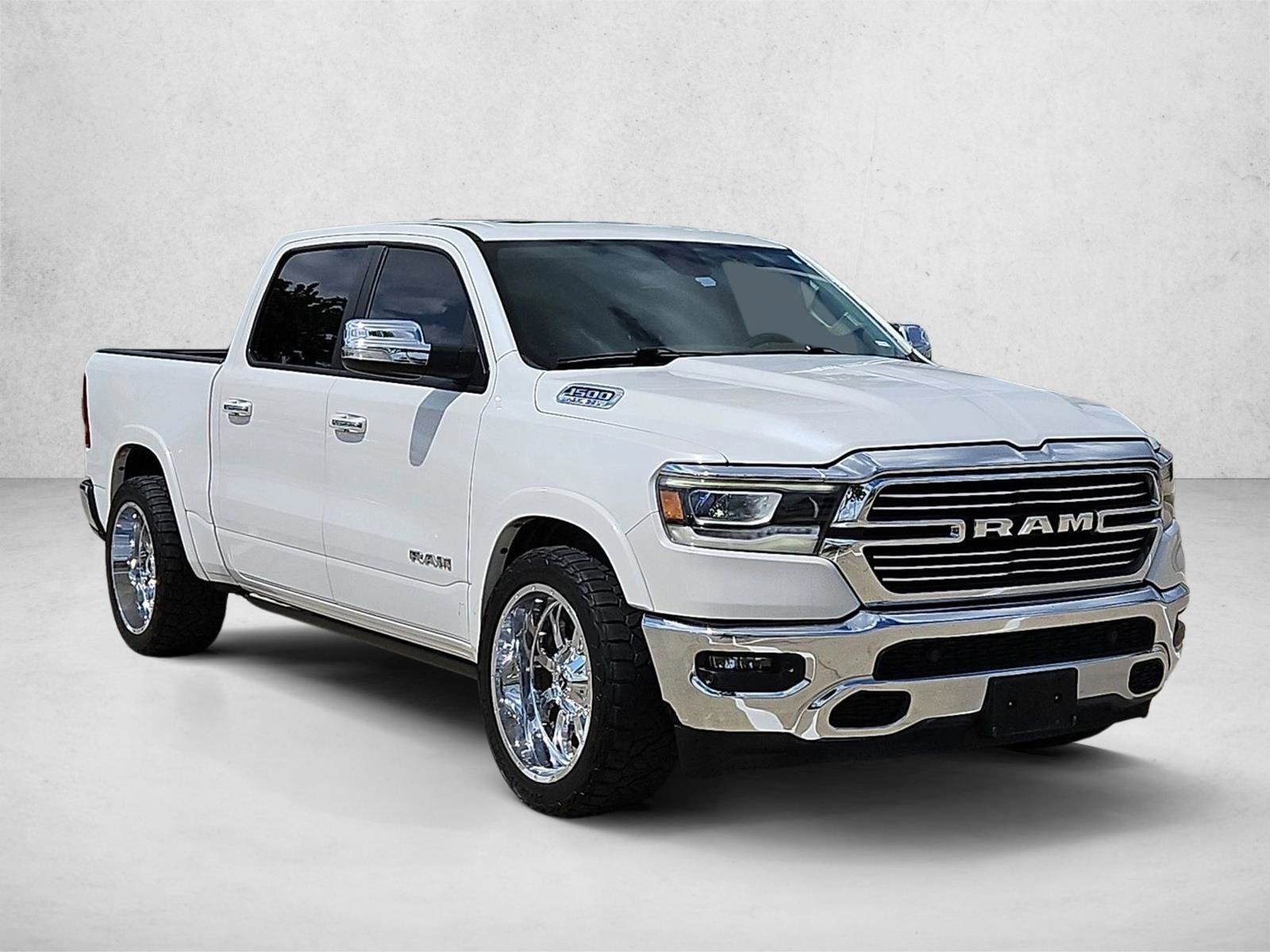Used 2019 RAM 1500 Laramie RWD image 3