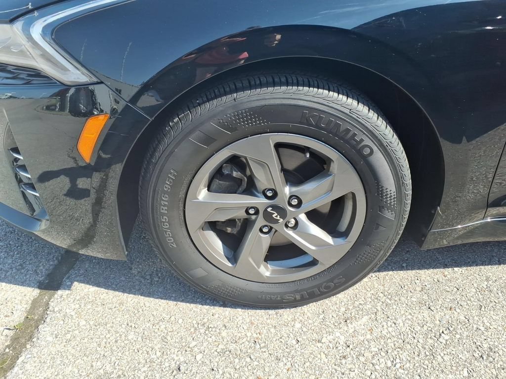 Used 2023 Kia K5 LXS FWD image 6