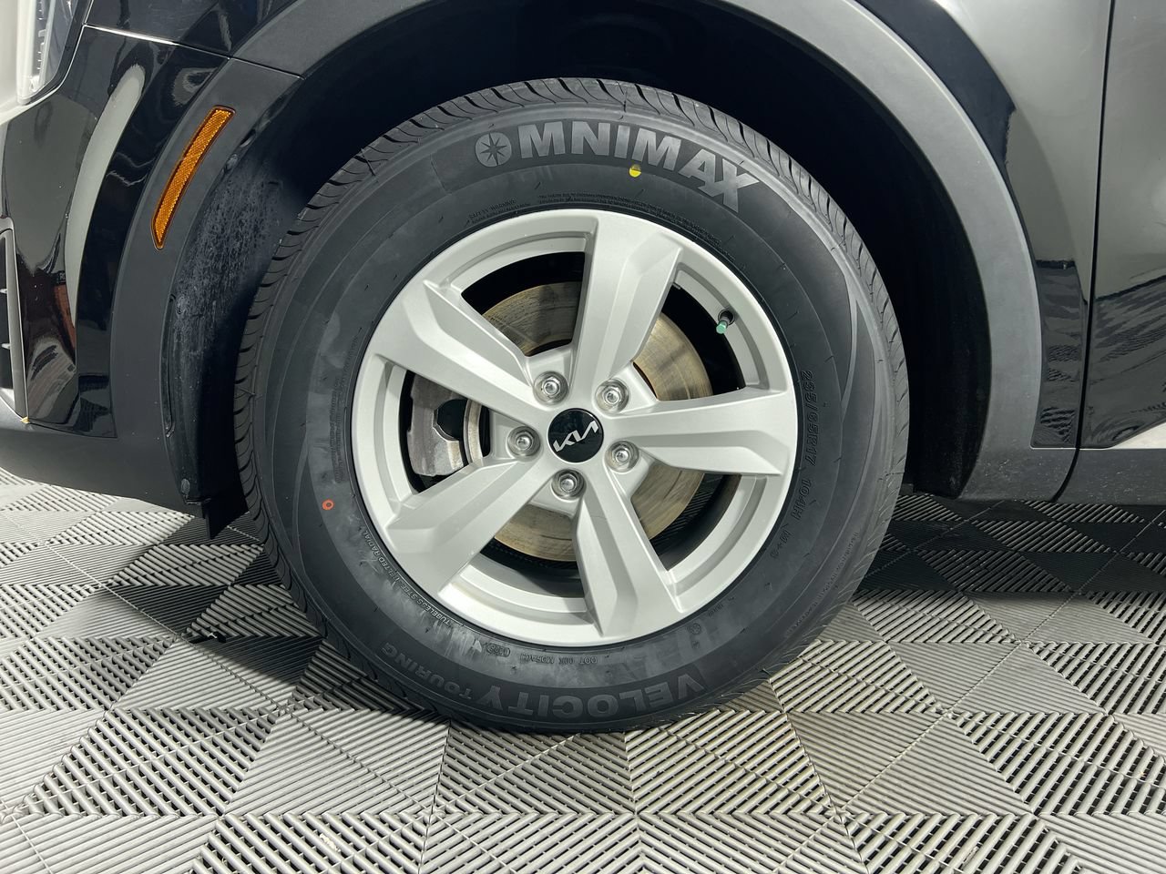 New 2026 Kia Sorento LX FWD image 11