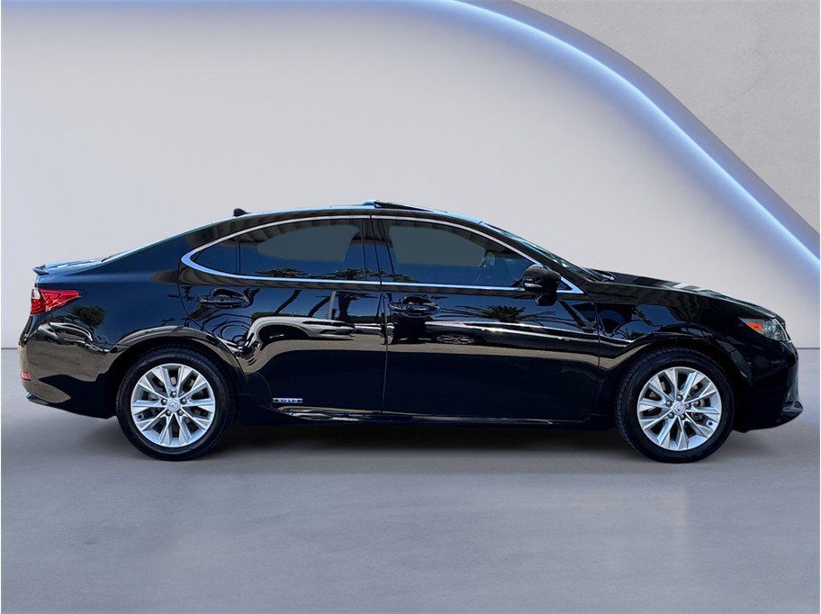 Used 2014 Lexus ES 300h w/ Luxury Package w/Bamboo Trim FWD image 7