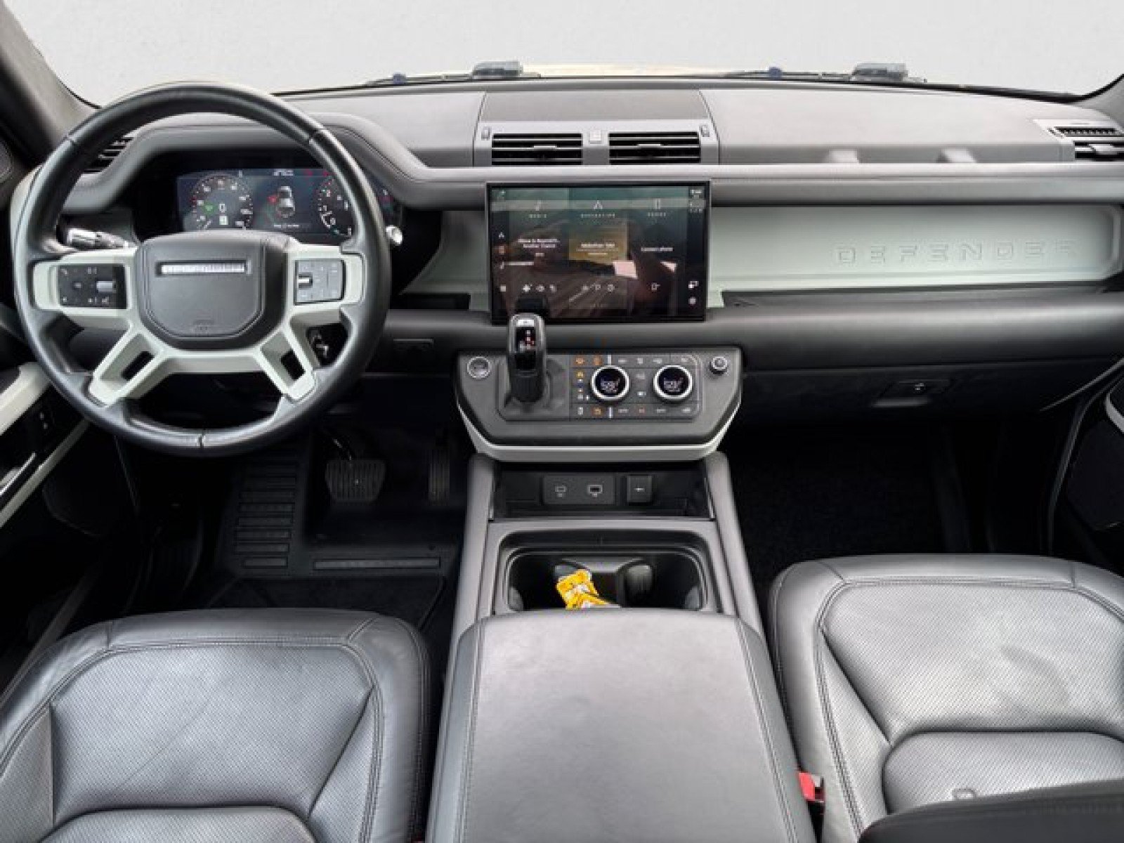 Certified 2022 Land Rover Defender 110 XS Edition AWD/4WD image 13