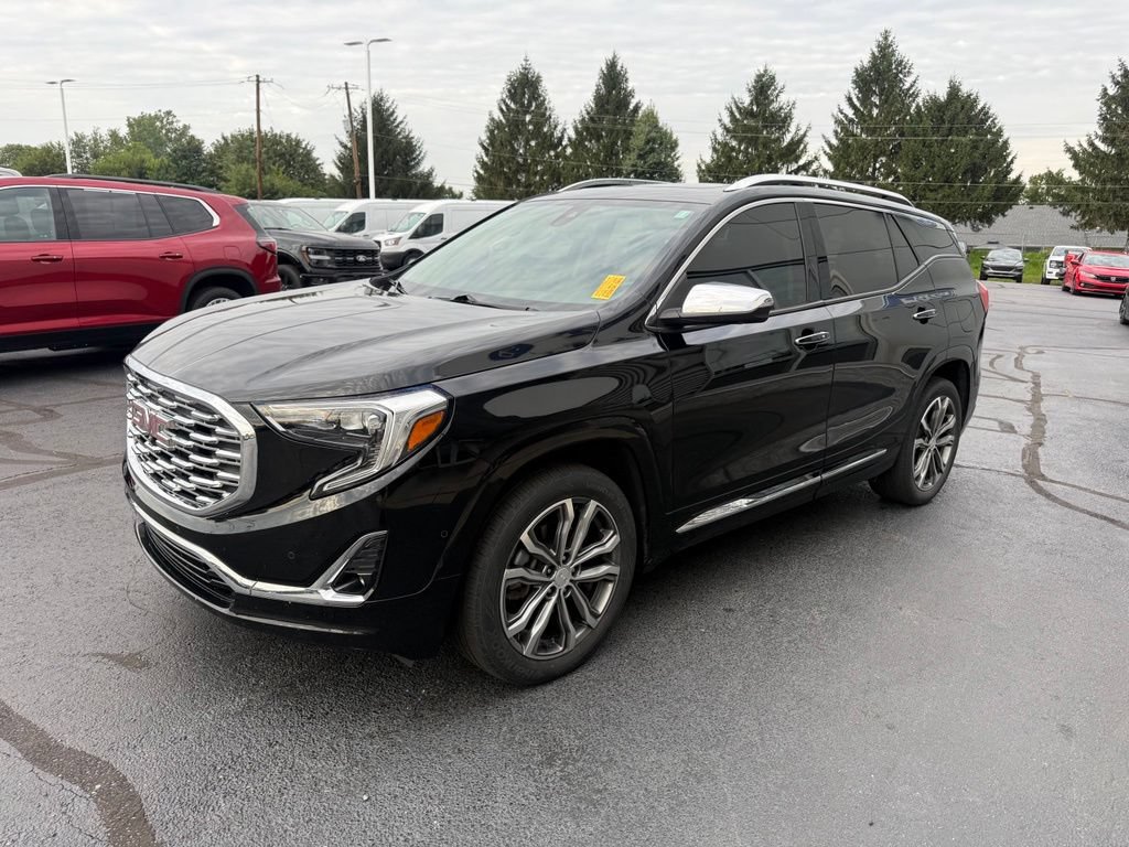 Used 2020 GMC Terrain Denali w/ Denali Premium Package AWD/4WD image 9