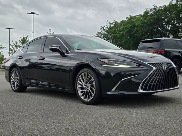 Used 2025 Lexus ES 300h Ultra Luxury w/ Accessory Package (Z1) FWD image 7