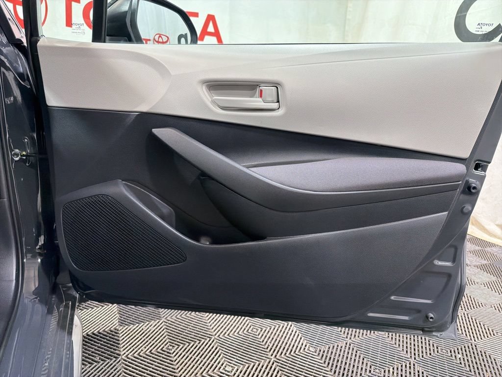 Used 2026 Toyota Corolla LE FWD image 9