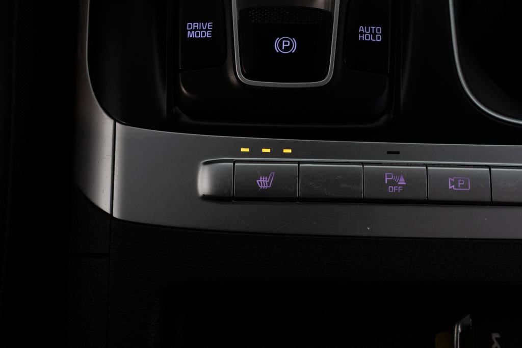 Used 2024 Kia Carnival LX FWD image 36