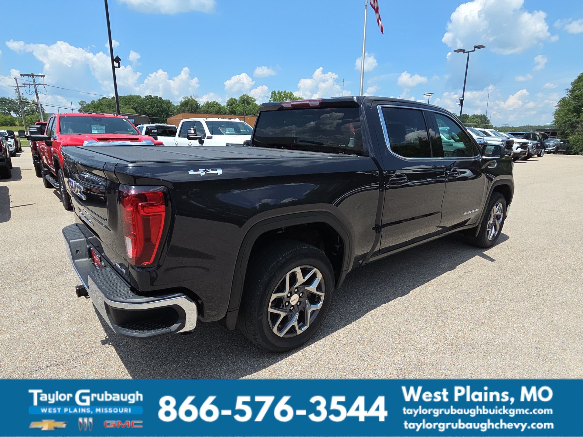 Used 2022 GMC Sierra 1500 SLE AWD/4WD image 11