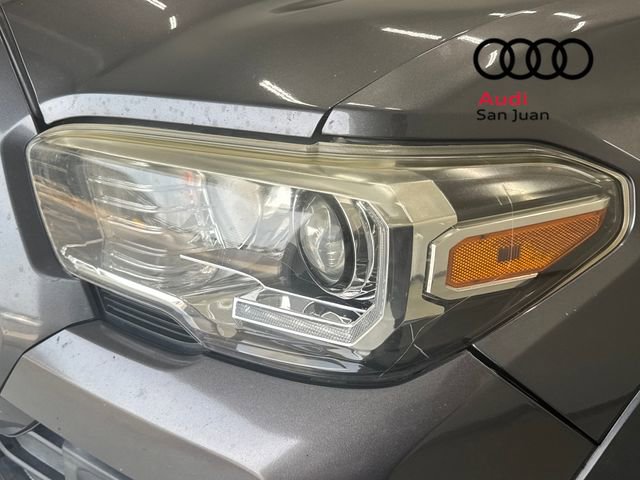 Used 2018 Toyota Tacoma TRD Off-Road w/ Technology Package AWD/4WD image 4