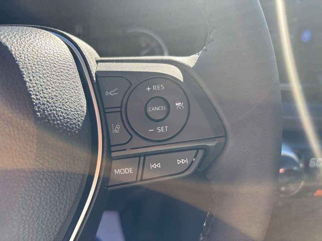 Used 2025 Toyota RAV4 XLE Premium image 22