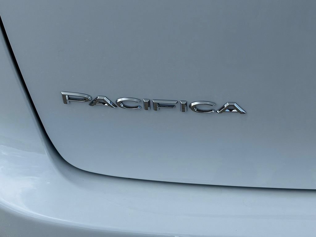 New 2027 Chrysler Pacifica Select w/ Family Tech Group FWD image 35