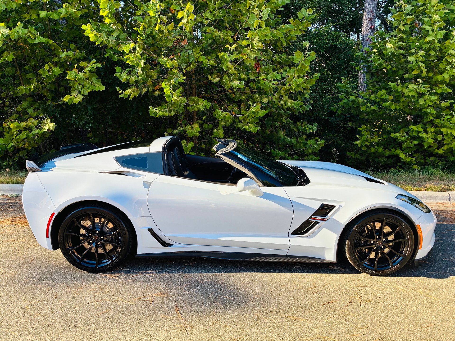 Used 2019 Chevrolet Corvette Grand Sport RWD image 11