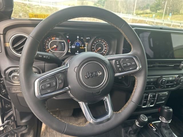 Used 2024 Jeep Wrangler Sahara w/ Technology Group image 29
