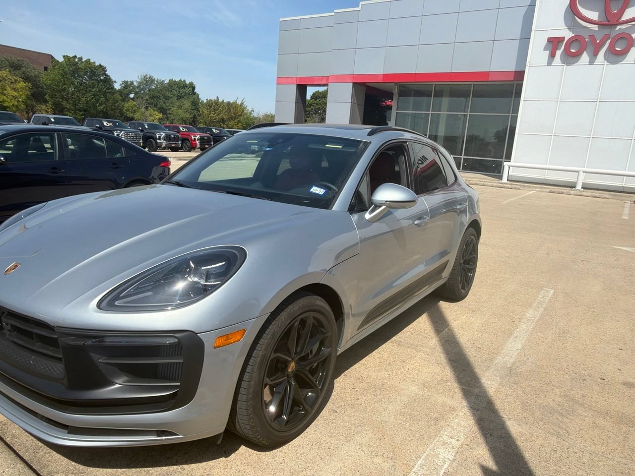 Used 2026 Porsche Macan GTS AWD/4WD image 1