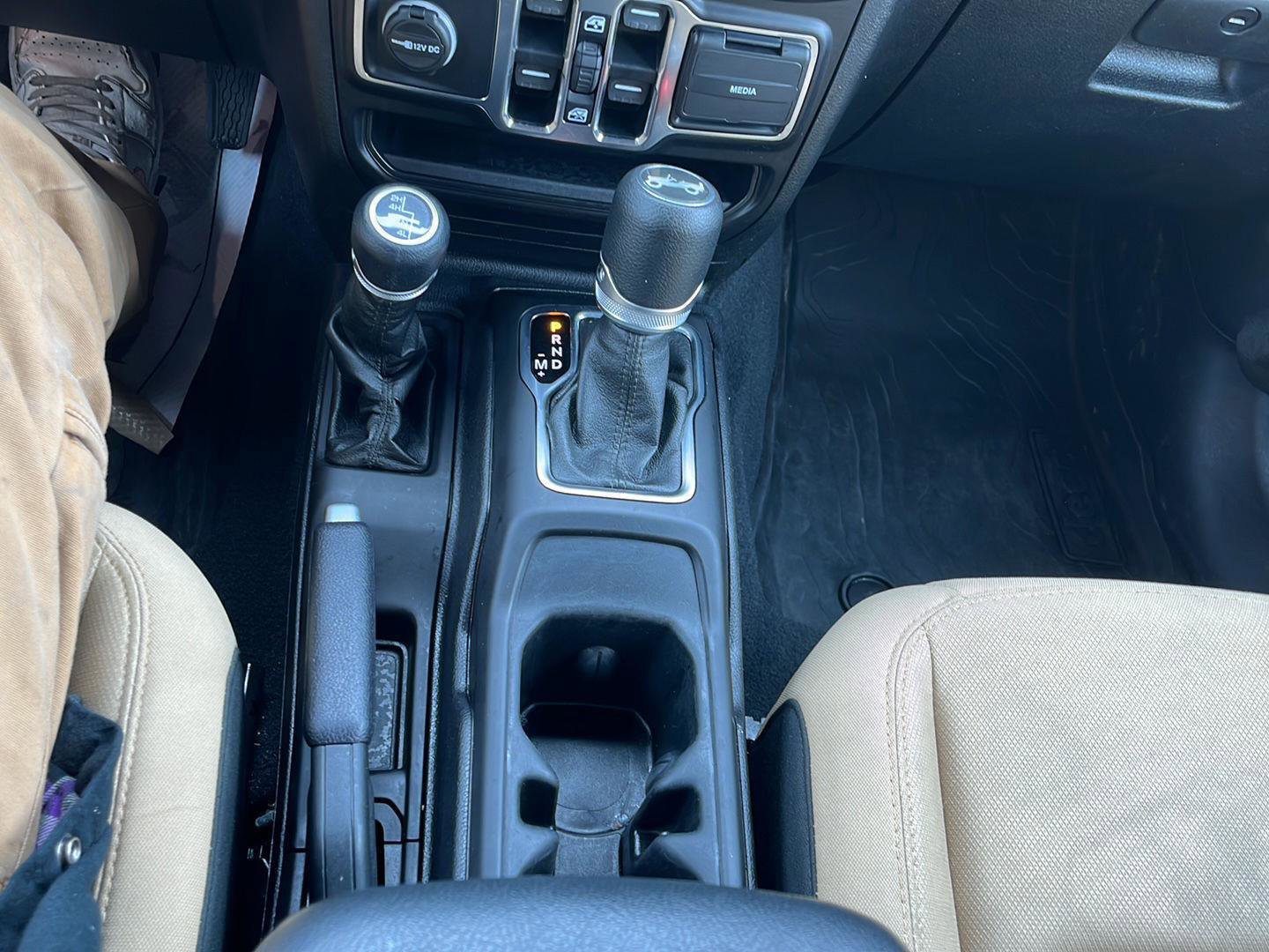 Used 2020 Jeep Wrangler Unlimited Sport image 21