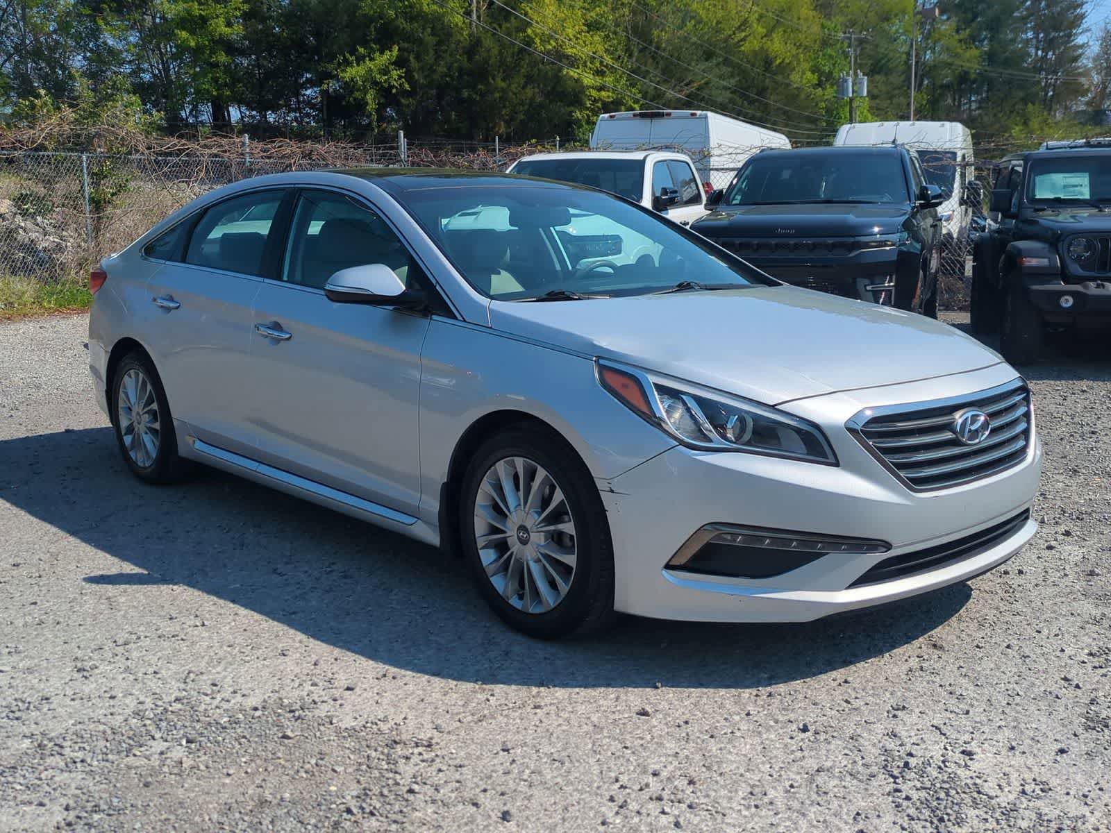 Used 2015 Hyundai Sonata Limited w/ Option Group 05 FWD image 2