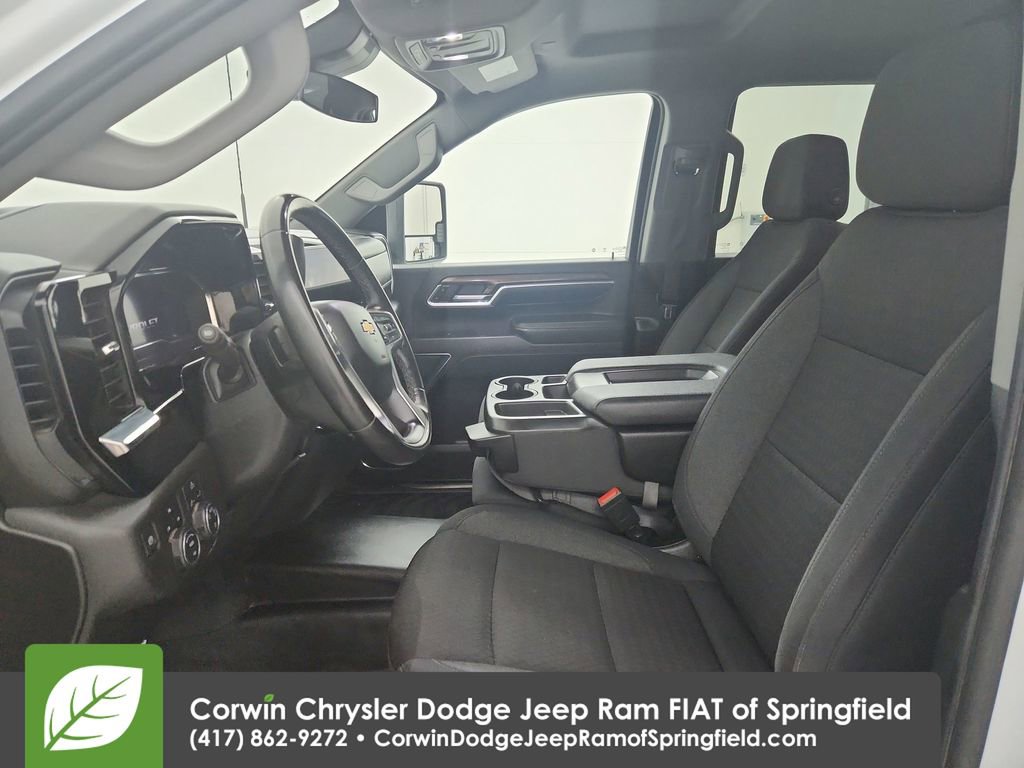 Used 2024 Chevrolet Silverado 3500 LT AWD/4WD image 11