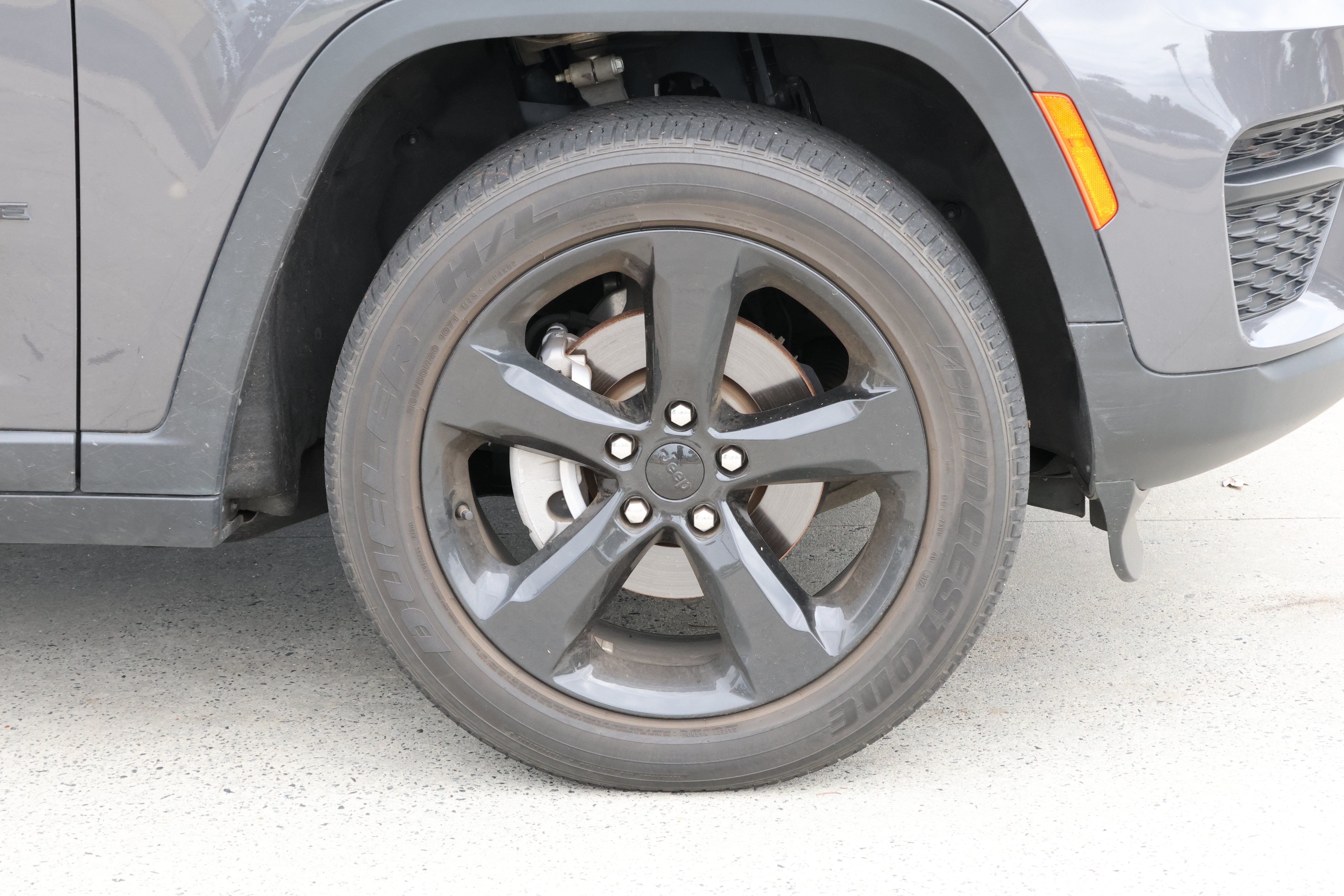 Used 2023 Jeep Grand Cherokee Altitude AWD/4WD image 11