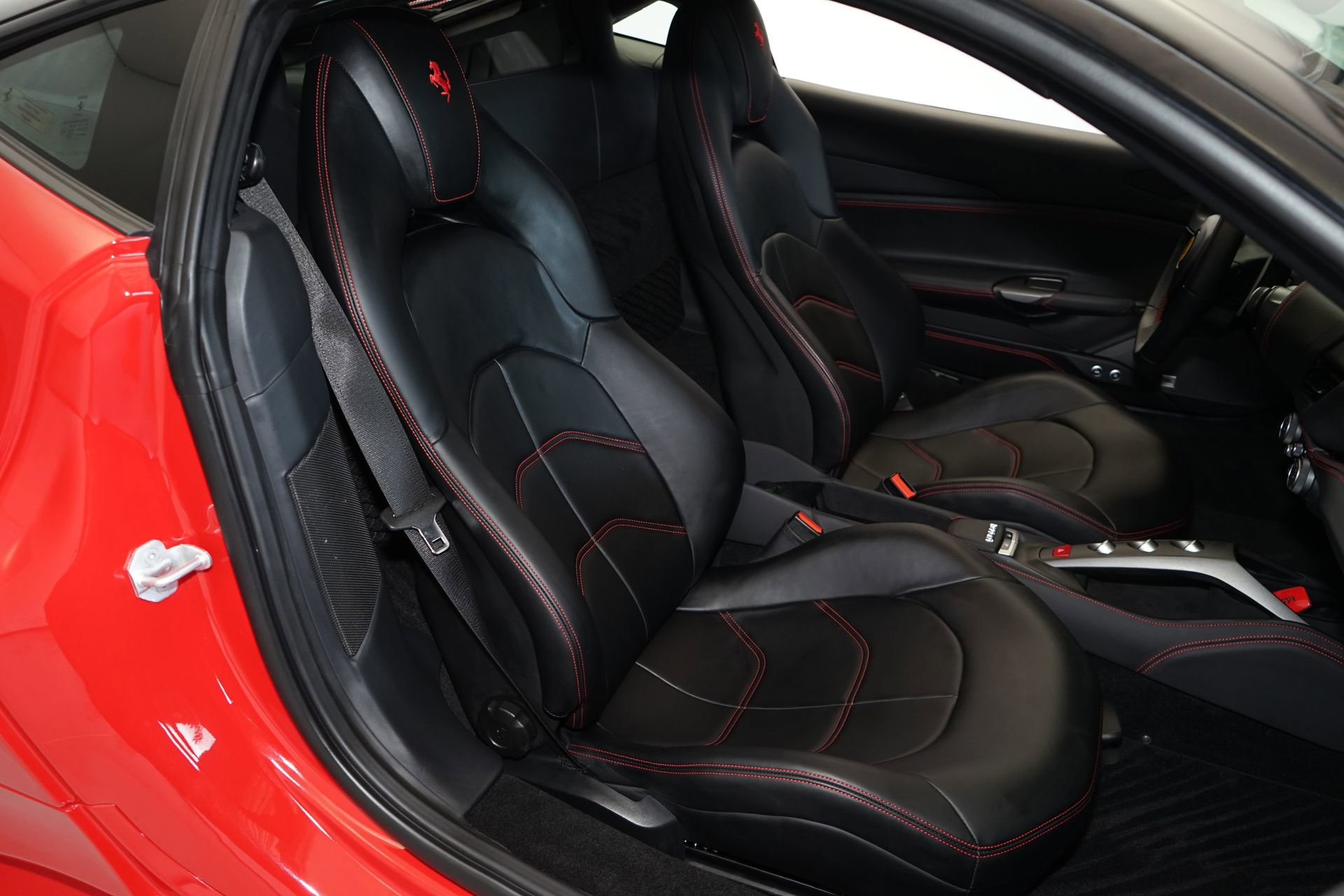 Used 2019 Ferrari 488 GTB image 12