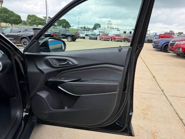 Used 2024 Chevrolet Trax RS w/ Sunroof Package FWD image 32