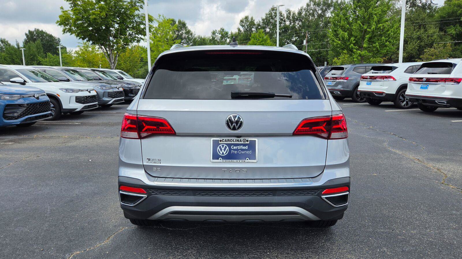 Certified 2023 Volkswagen Taos SE w/ Panoramic Sunroof Package FWD image 4