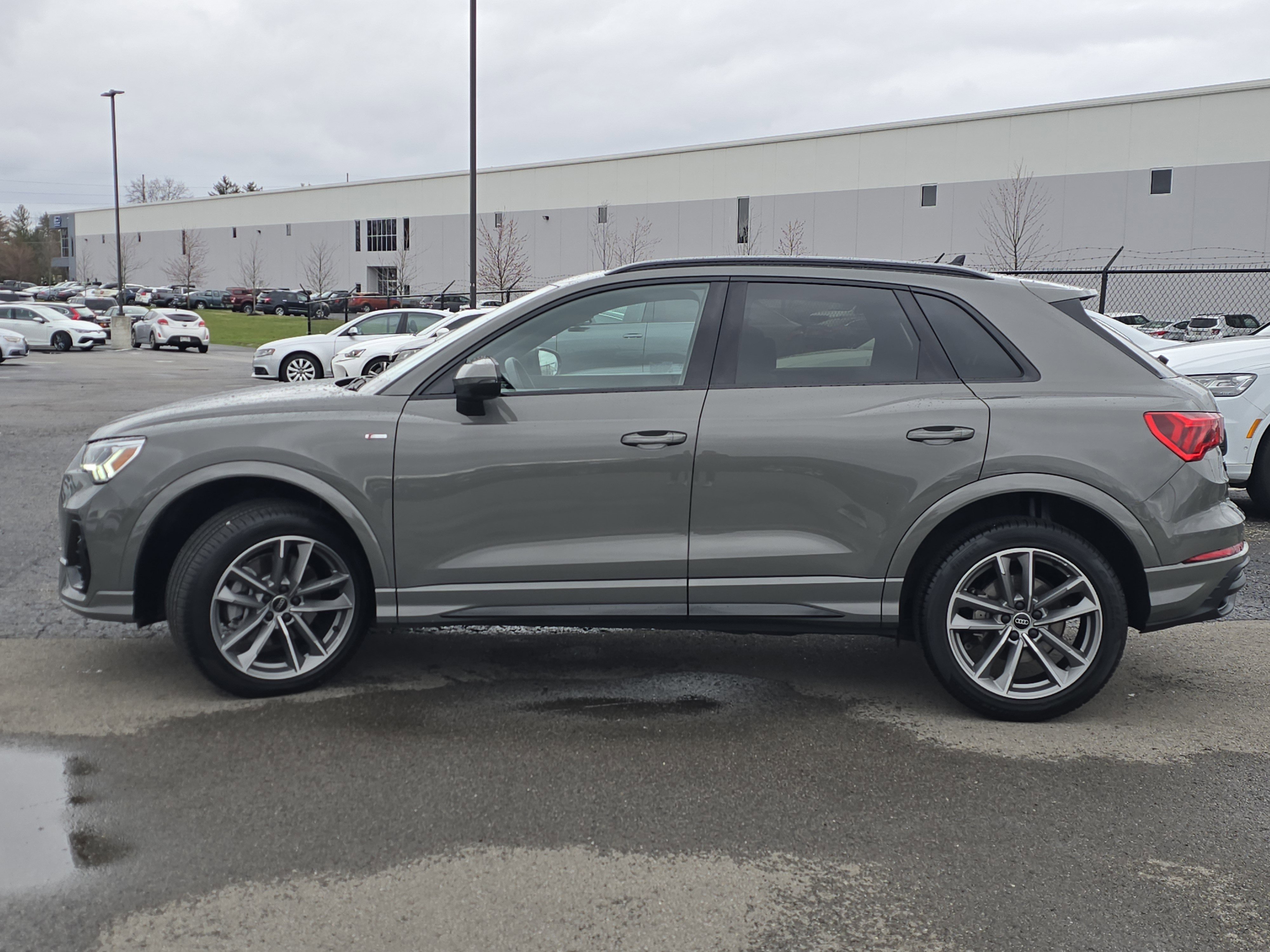 Certified 2024 Audi Q3 2.0T Premium Plus image 4