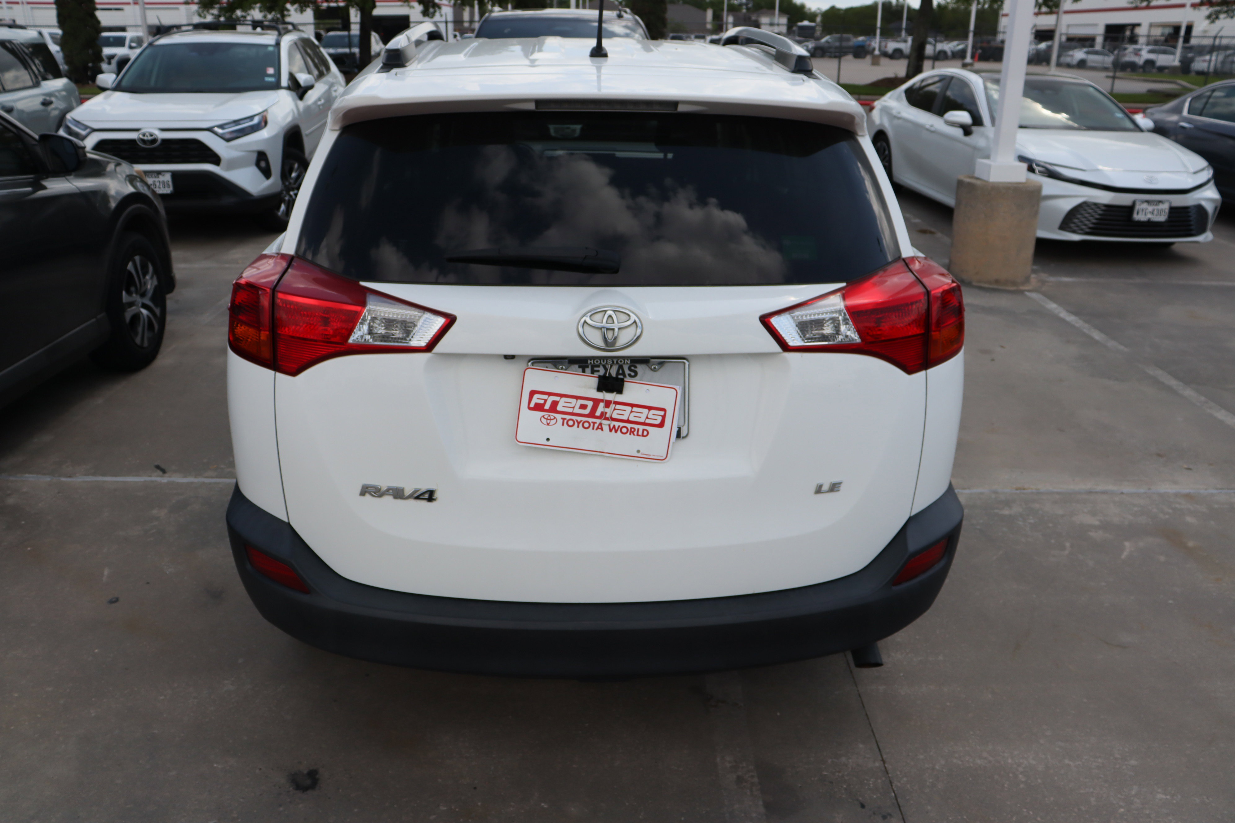 Used 2015 Toyota RAV4 LE image 7