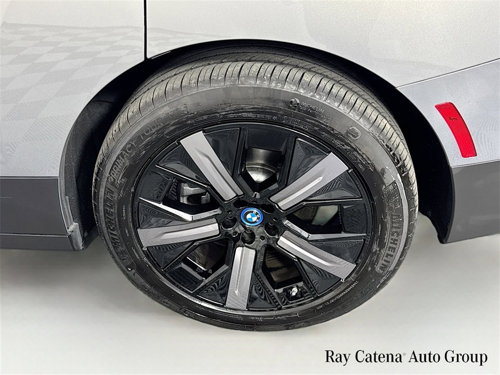 Used 2025 BMW iX xDrive50 w/ Premium Package image 31