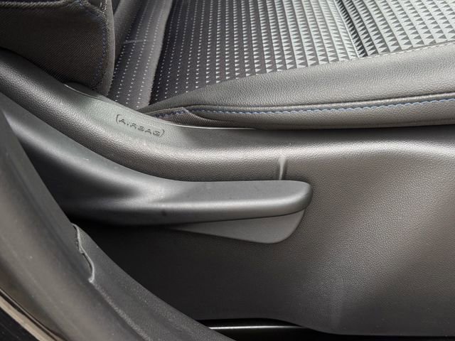 Certified 2025 Chevrolet Trax LT FWD image 32