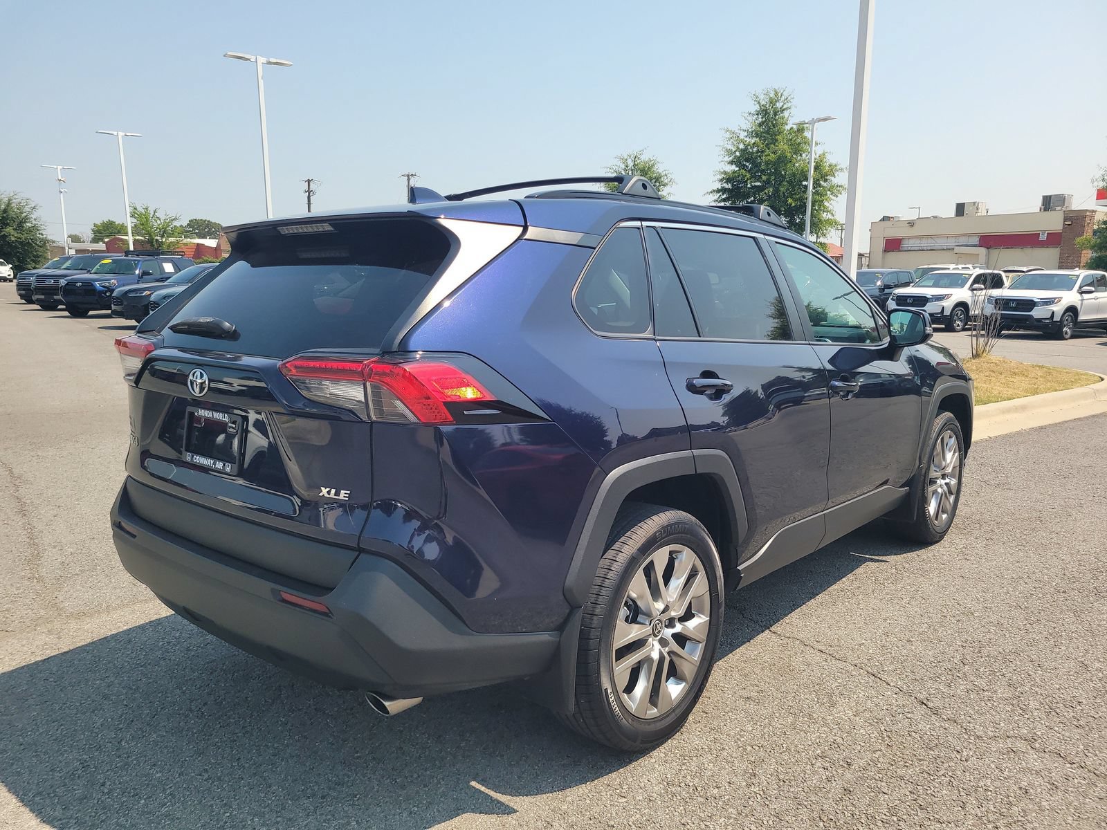 Used 2021 Toyota RAV4 XLE Premium FWD image 3