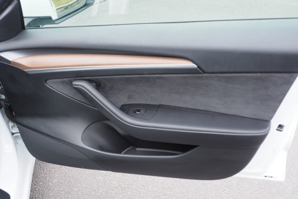 Used 2023 Tesla Model 3 Standard Range image 21