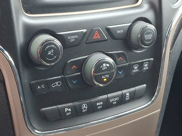 Used 2017 Jeep Grand Cherokee Laredo w/ Quick Order Package 23E AWD/4WD image 14