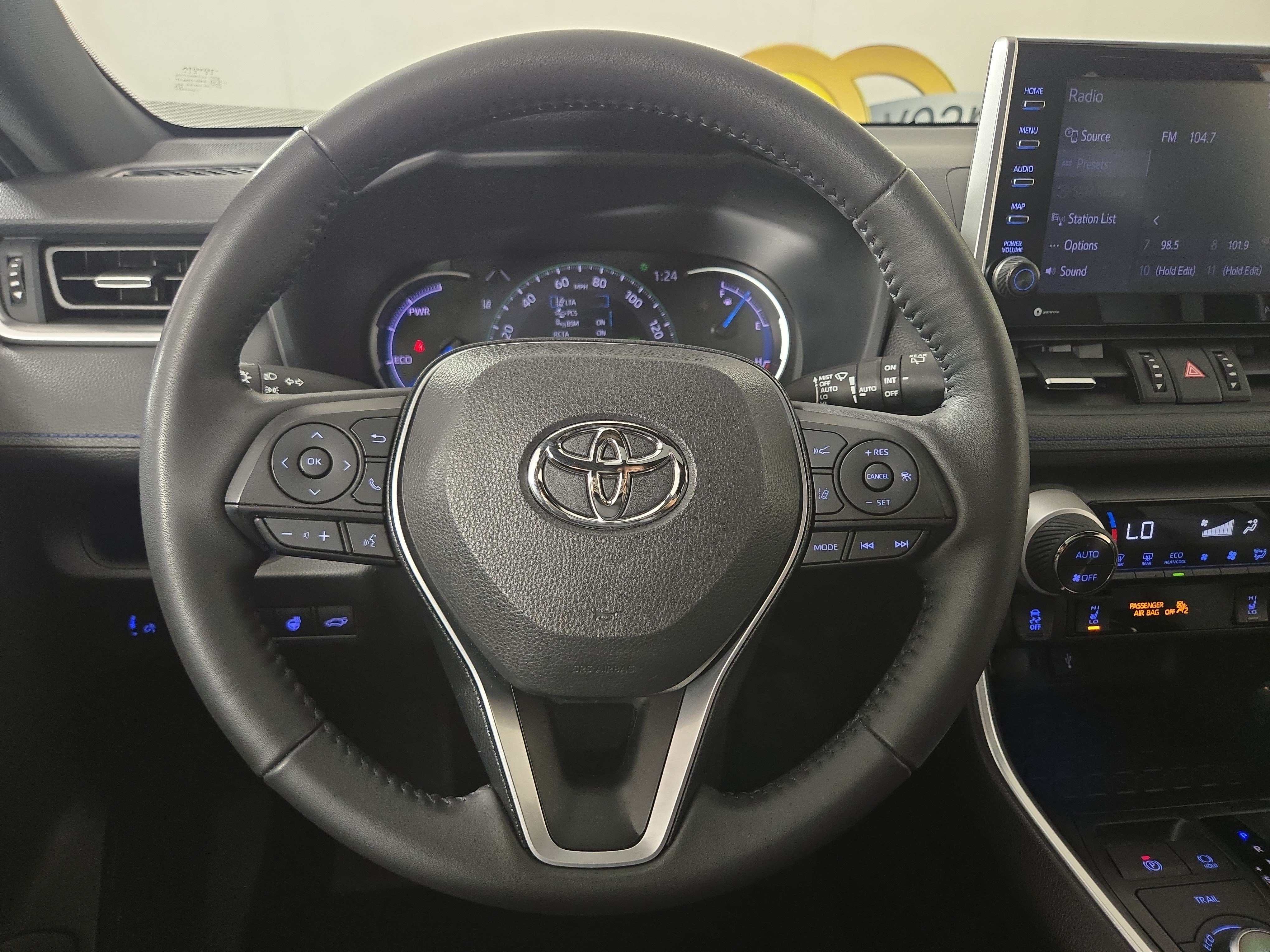 Used 2022 Toyota RAV4 XSE w/ XSE Grade Weather Package AWD/4WD image 14