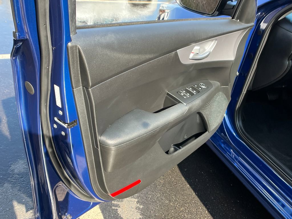 Used 2023 Kia Forte LXS image 12