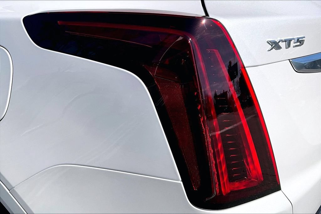 New 2026 Cadillac XT5 Premium Luxury w/ LPO, Floor Liner Package FWD image 15