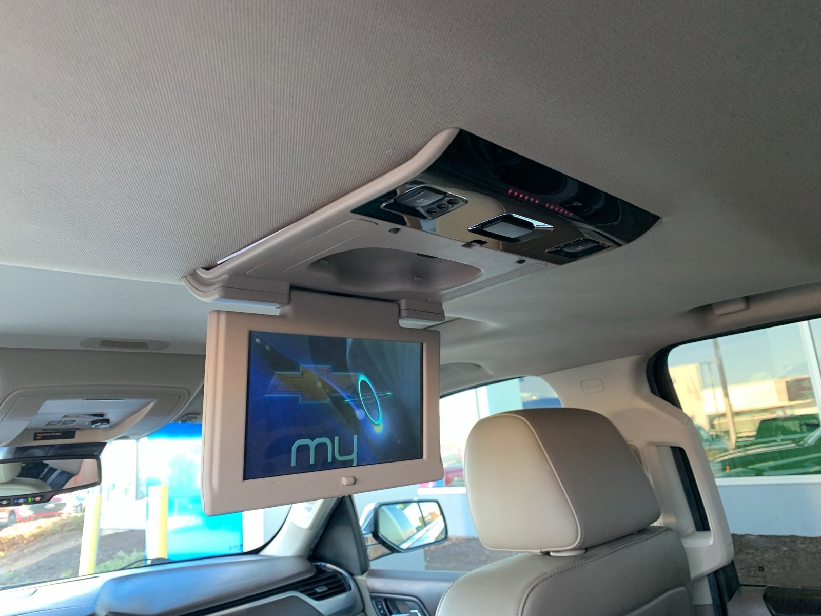 Used 2016 Chevrolet Suburban LTZ image 16