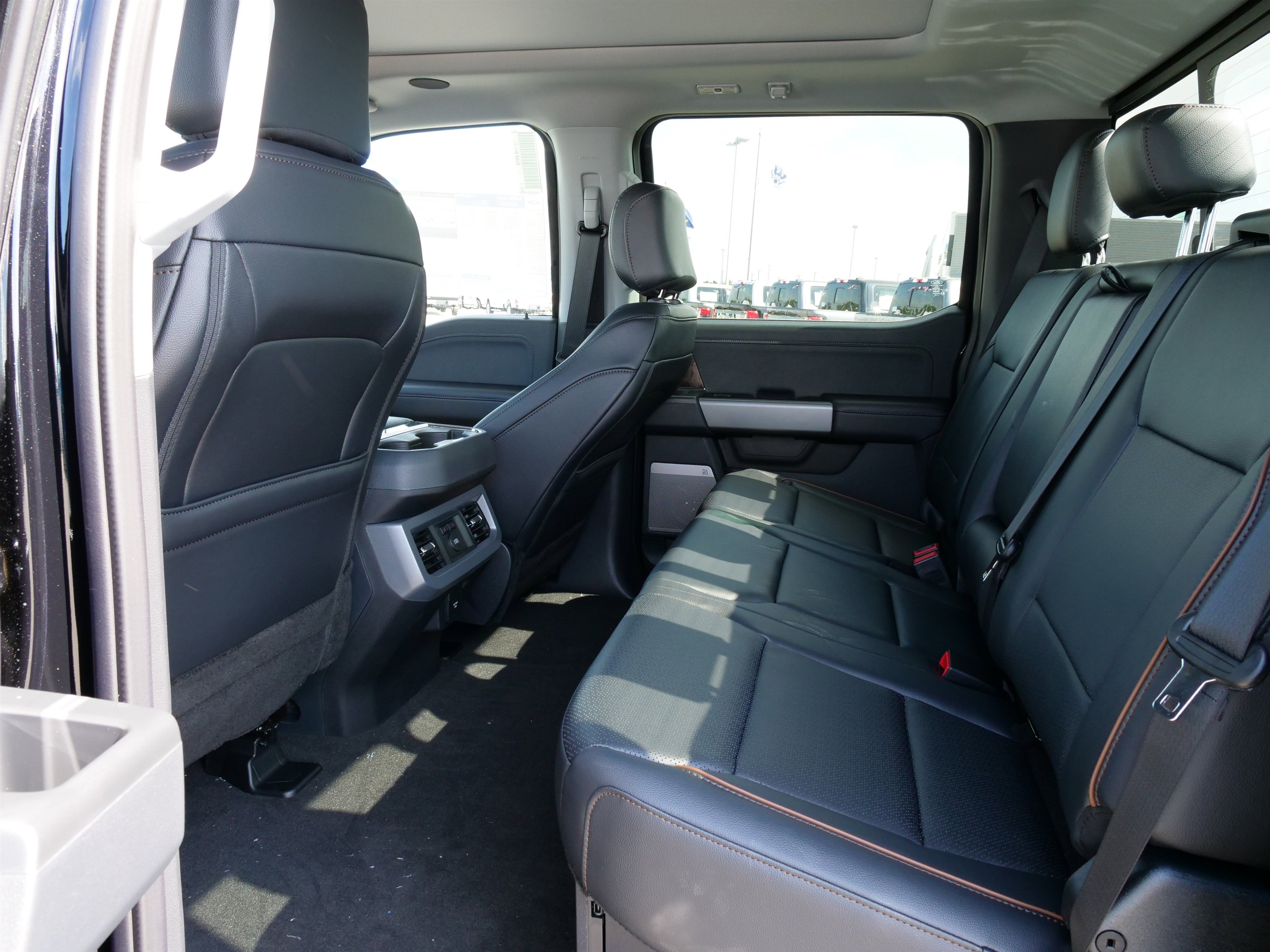 New 2025 Ford F350 Lariat w/ Lariat Ultimate Package image 13