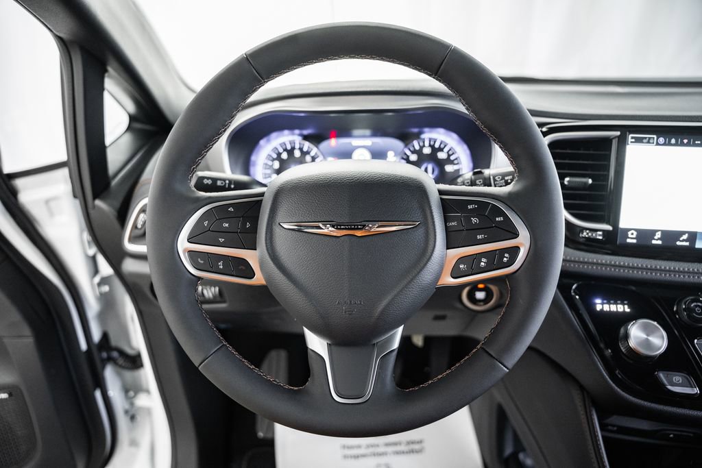 New 2026 Chrysler Pacifica Pinnacle image 28