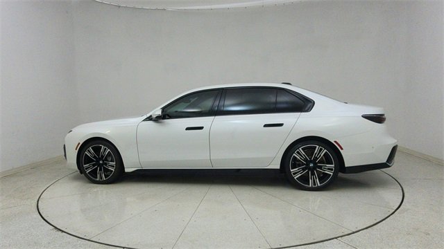 Used 2023 BMW i7 xDrive60 image 68