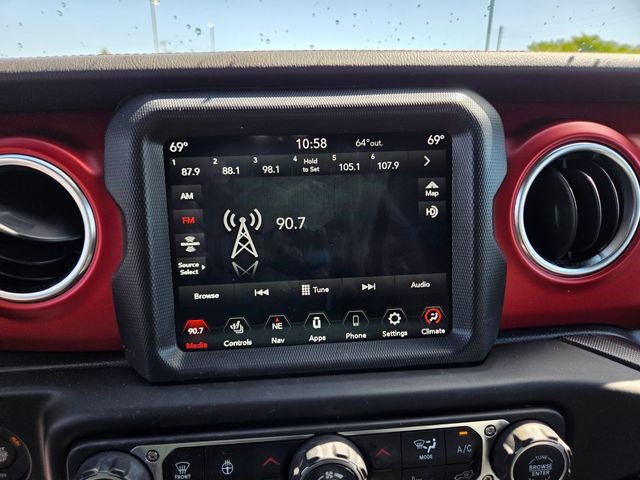 Used 2022 Jeep Wrangler Unlimited Rubicon w/ LED Lighting Group AWD/4WD image 6