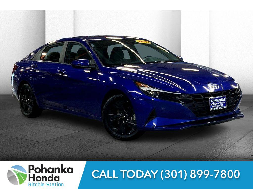 Used 2023 Hyundai Elantra SEL w/ Cargo Package image 1